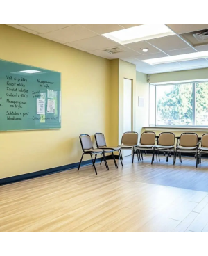 Zelená smaragdová skleněná magnetická tabule Smatab® pro neziskové organizace