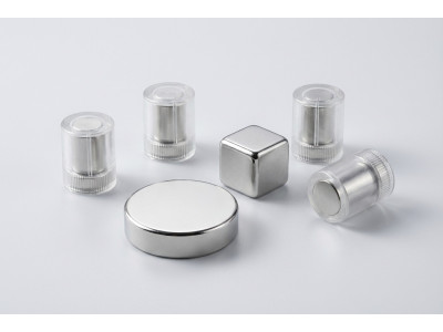 Supersilné magnety